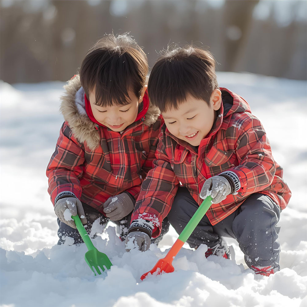 Snow Kids Garden